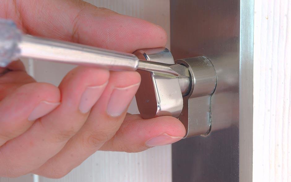 changer serrure porte Neuilly-sur-Marne